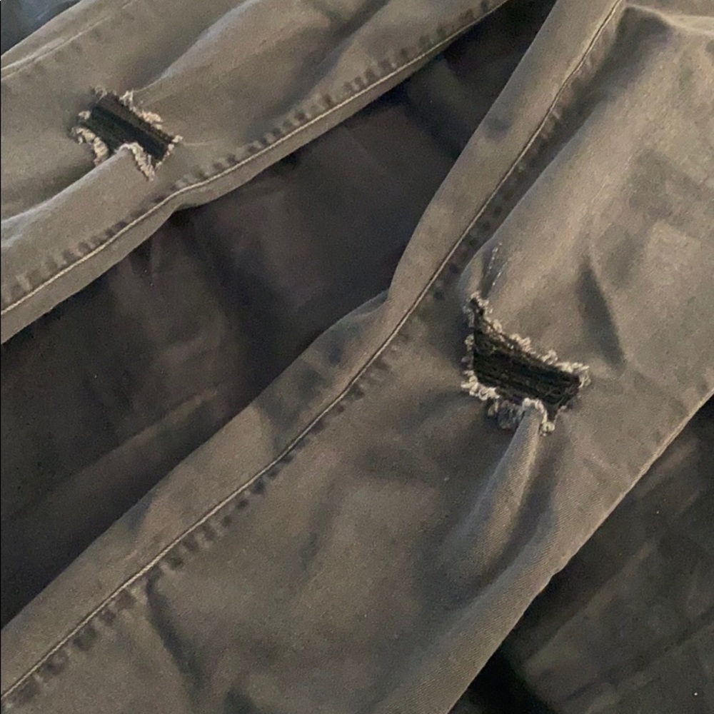 Refuge distressed jeans